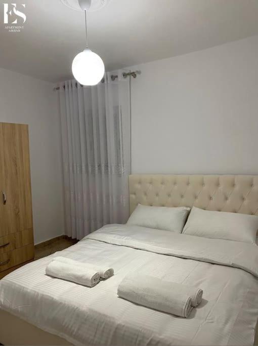 Es Apartment Tiranë Eksteriør bilde