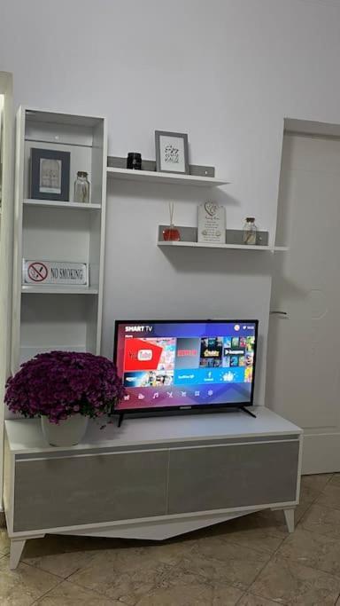 Es Apartment Tiranë Eksteriør bilde