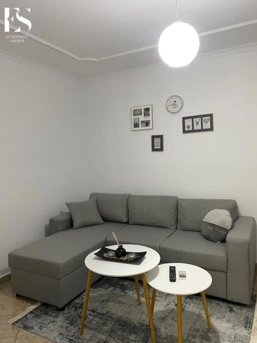 Es Apartment Tiranë Eksteriør bilde
